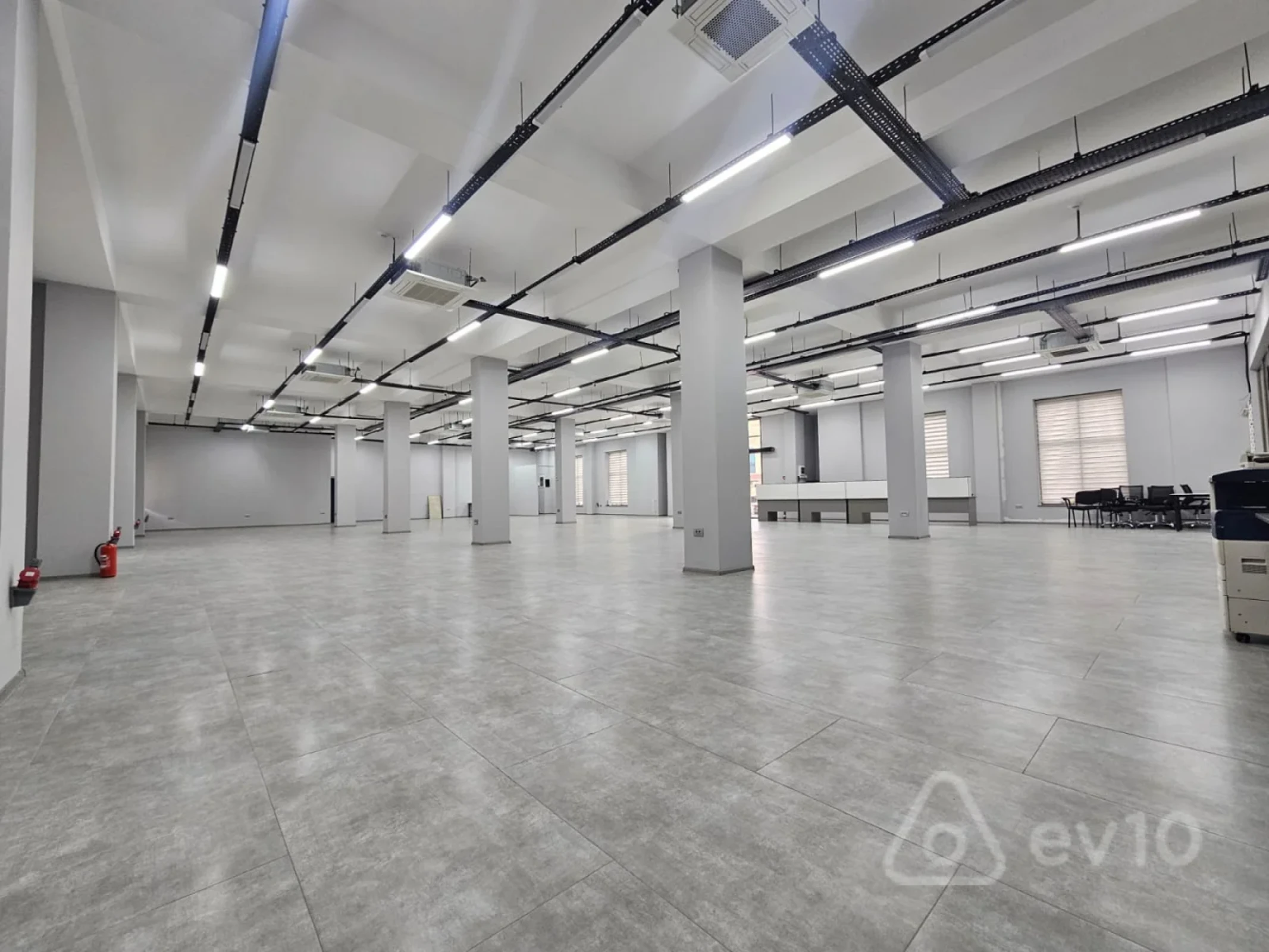 Kirayə verilir mənzil 1100 m²