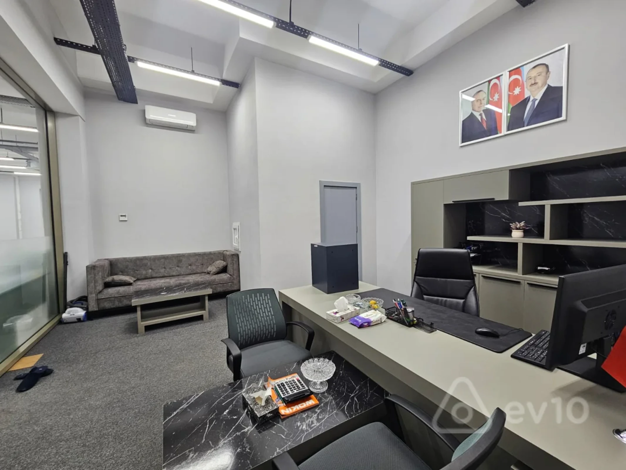 Kirayə verilir mənzil 1100 m²