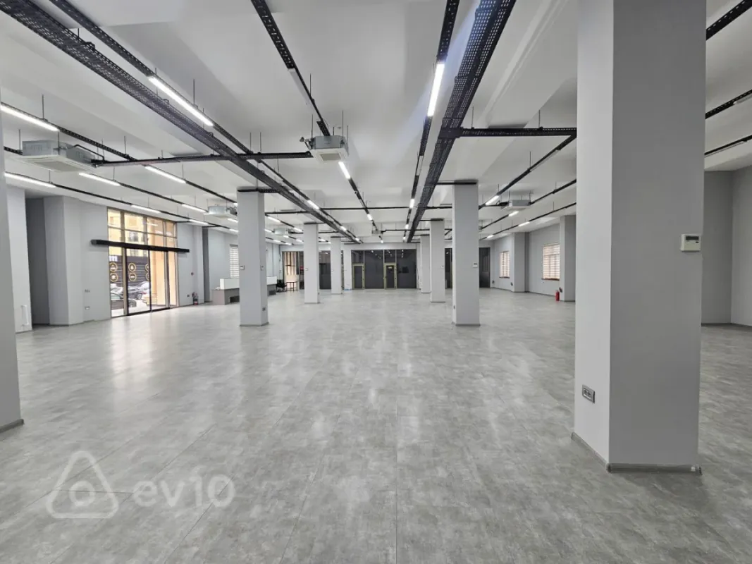 Kirayə verilir mənzil 1100 m²