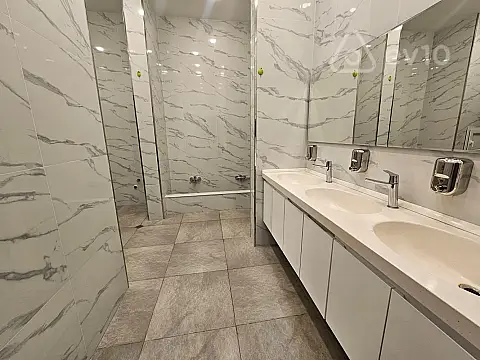 Kirayə verilir mənzil 1100 m²