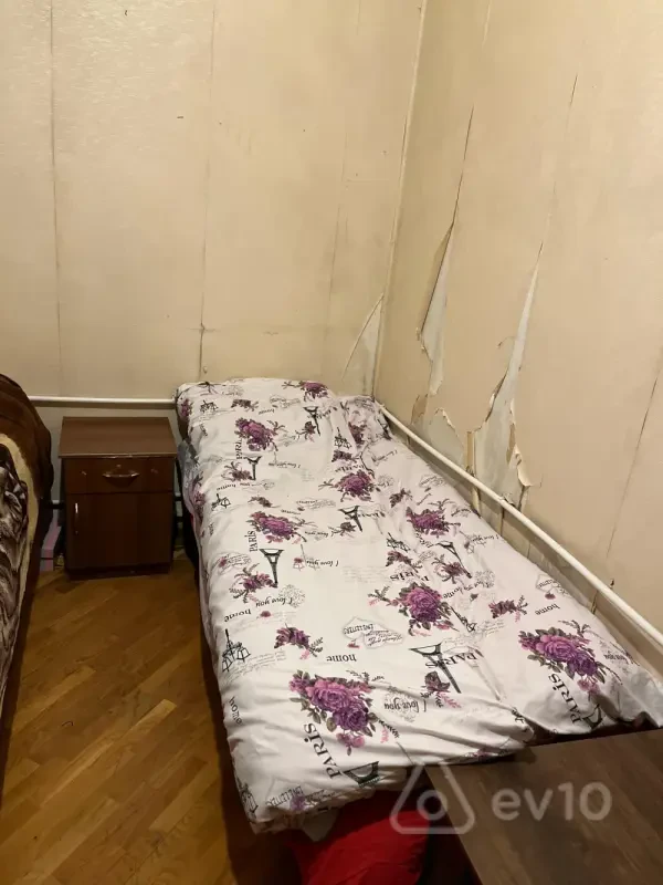 Kirayə verilir 3 otaqlı köhnə tikili 90 m²