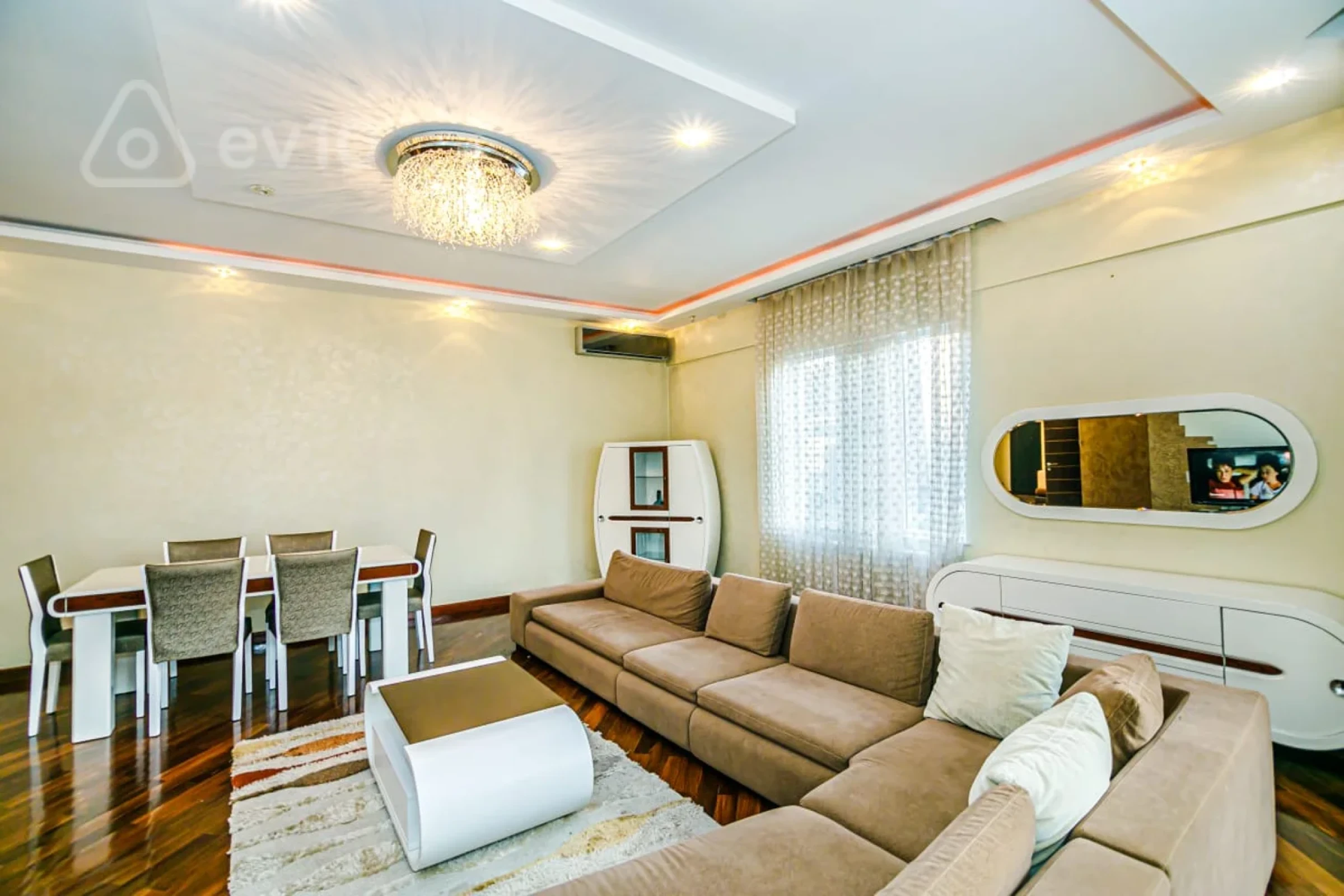 Kirayə verilir 4 otaqlı yeni tikili 250 m²