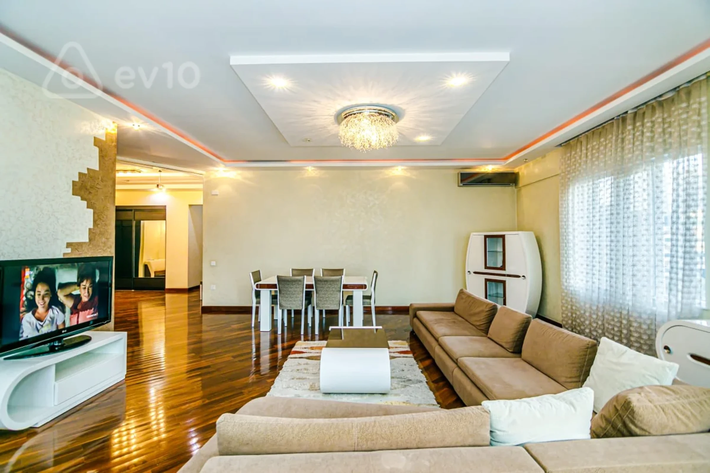 Kirayə verilir 4 otaqlı yeni tikili 250 m²