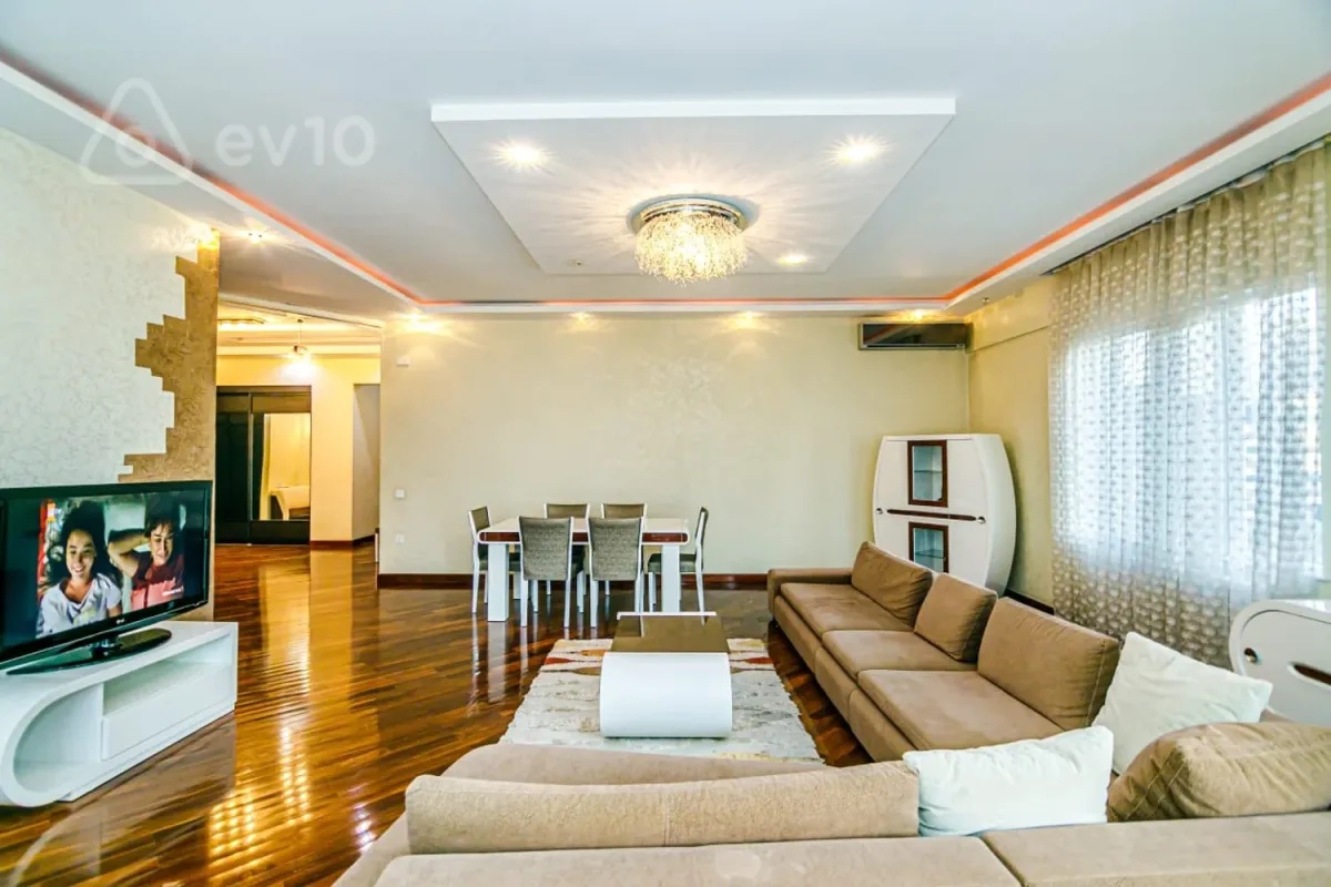 Kirayə verilir 4 otaqlı yeni tikili 250 m²