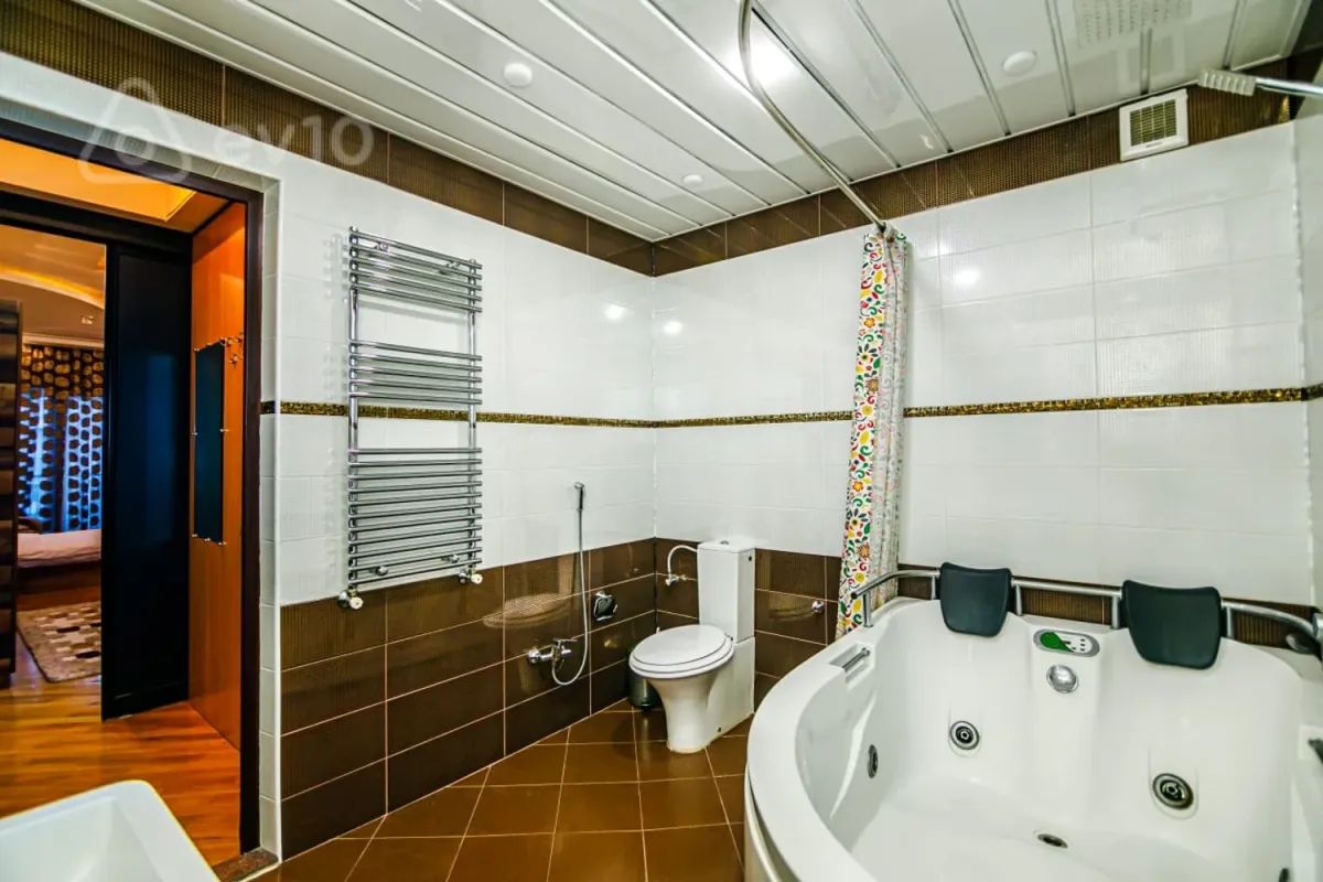 Kirayə verilir 4 otaqlı yeni tikili 250 m²