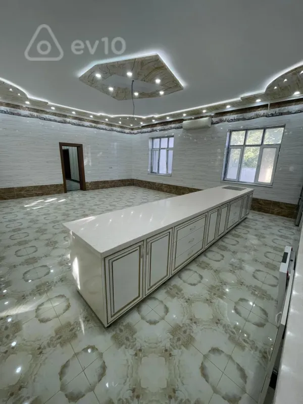 Satılır 8 otaqlı həyət evi 500 m²