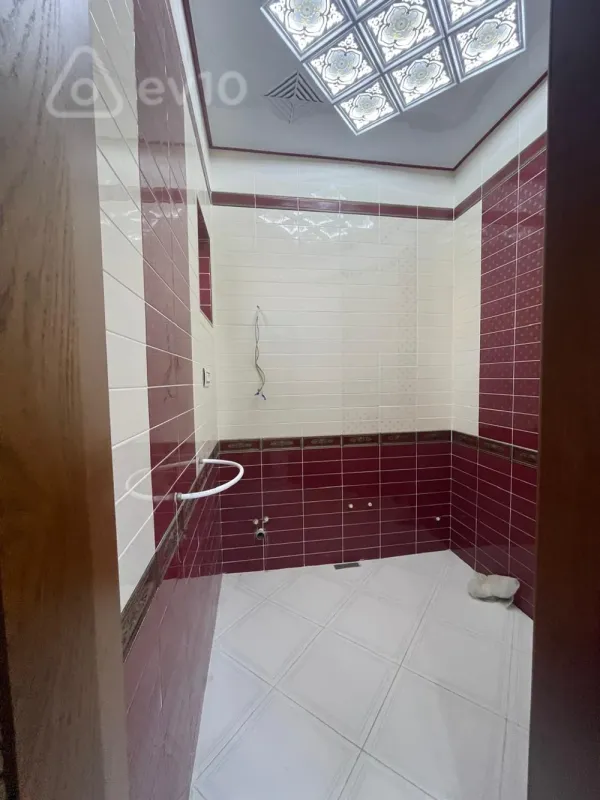 Satılır 8 otaqlı həyət evi 500 m²