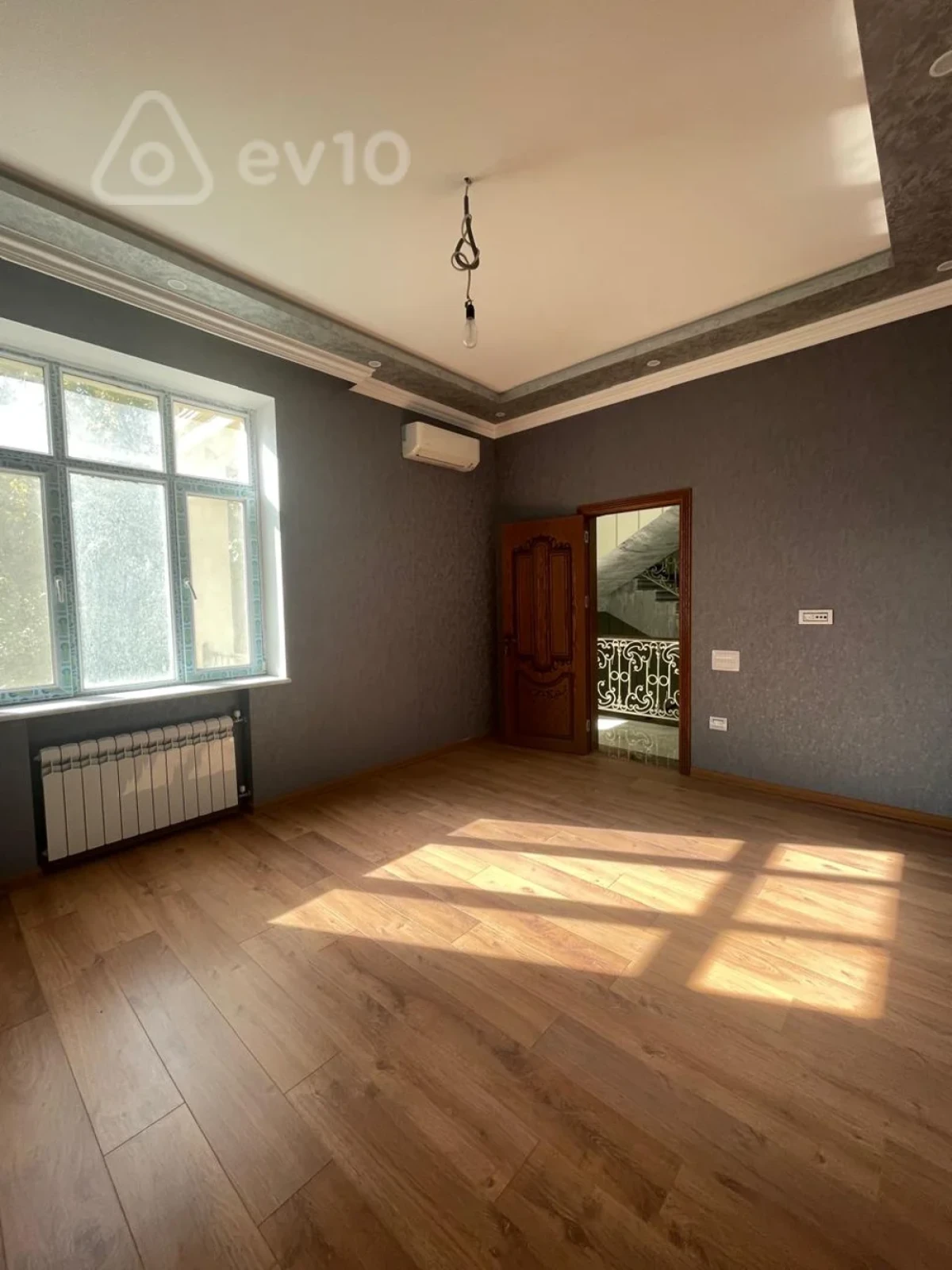 Satılır 8 otaqlı həyət evi 500 m²