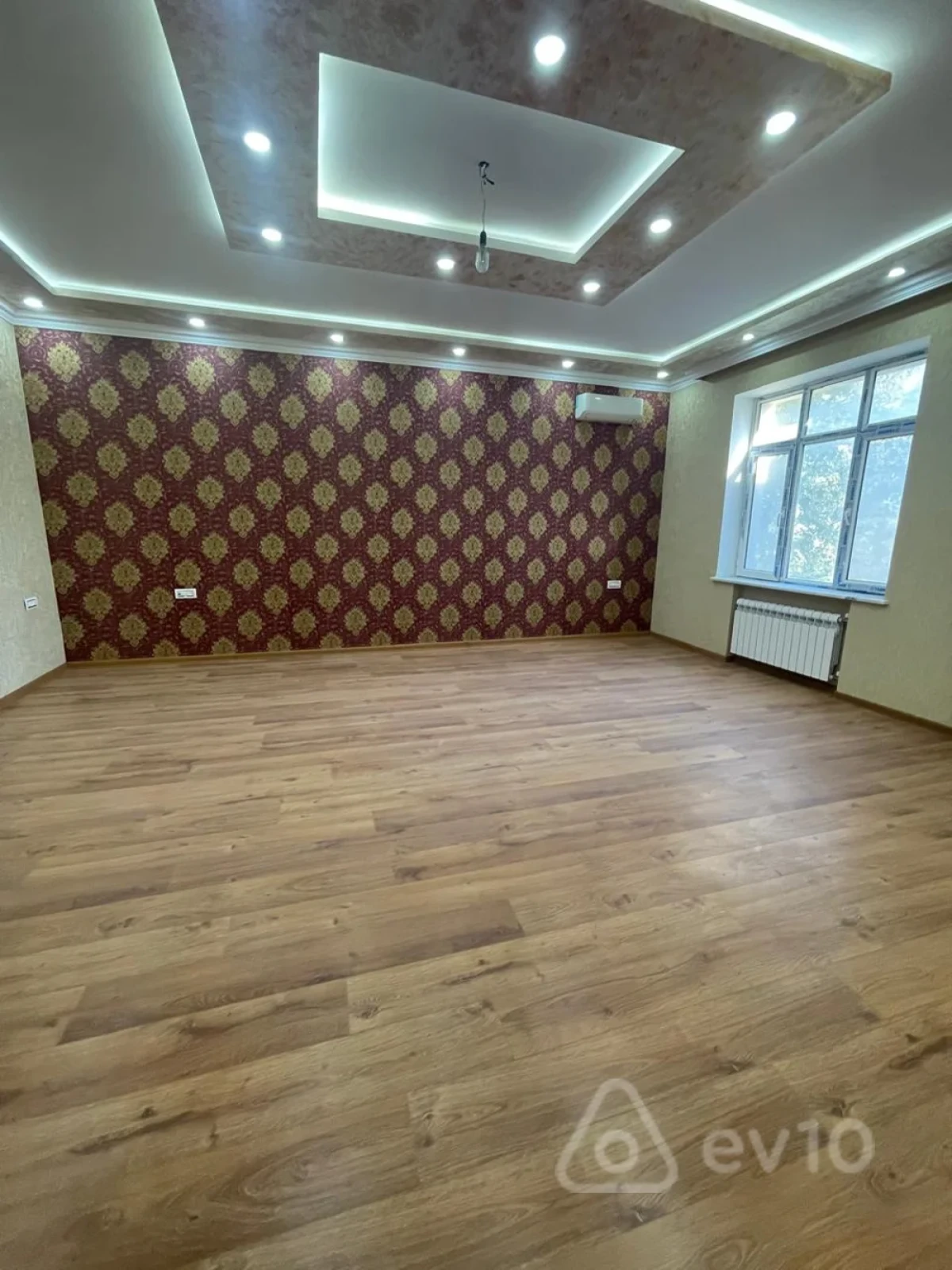 Satılır 8 otaqlı həyət evi 500 m²