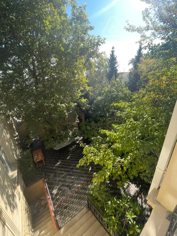 Satılır 8 otaqlı həyət evi 500 m²