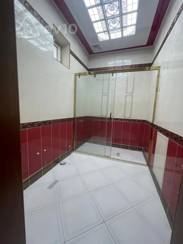 Satılır 8 otaqlı həyət evi 500 m²
