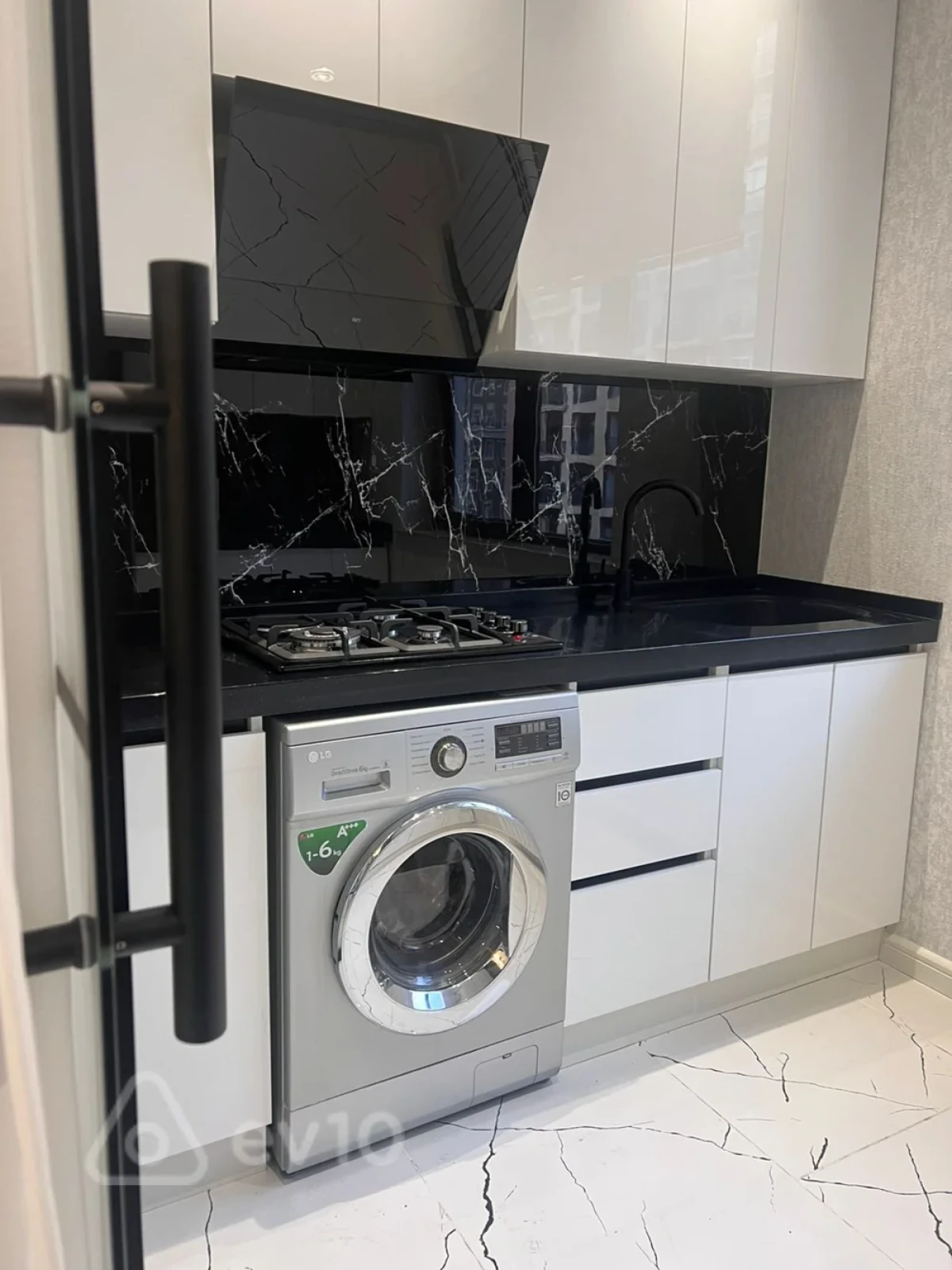 Kirayə verilir 2 otaqlı yeni tikili 70 m²