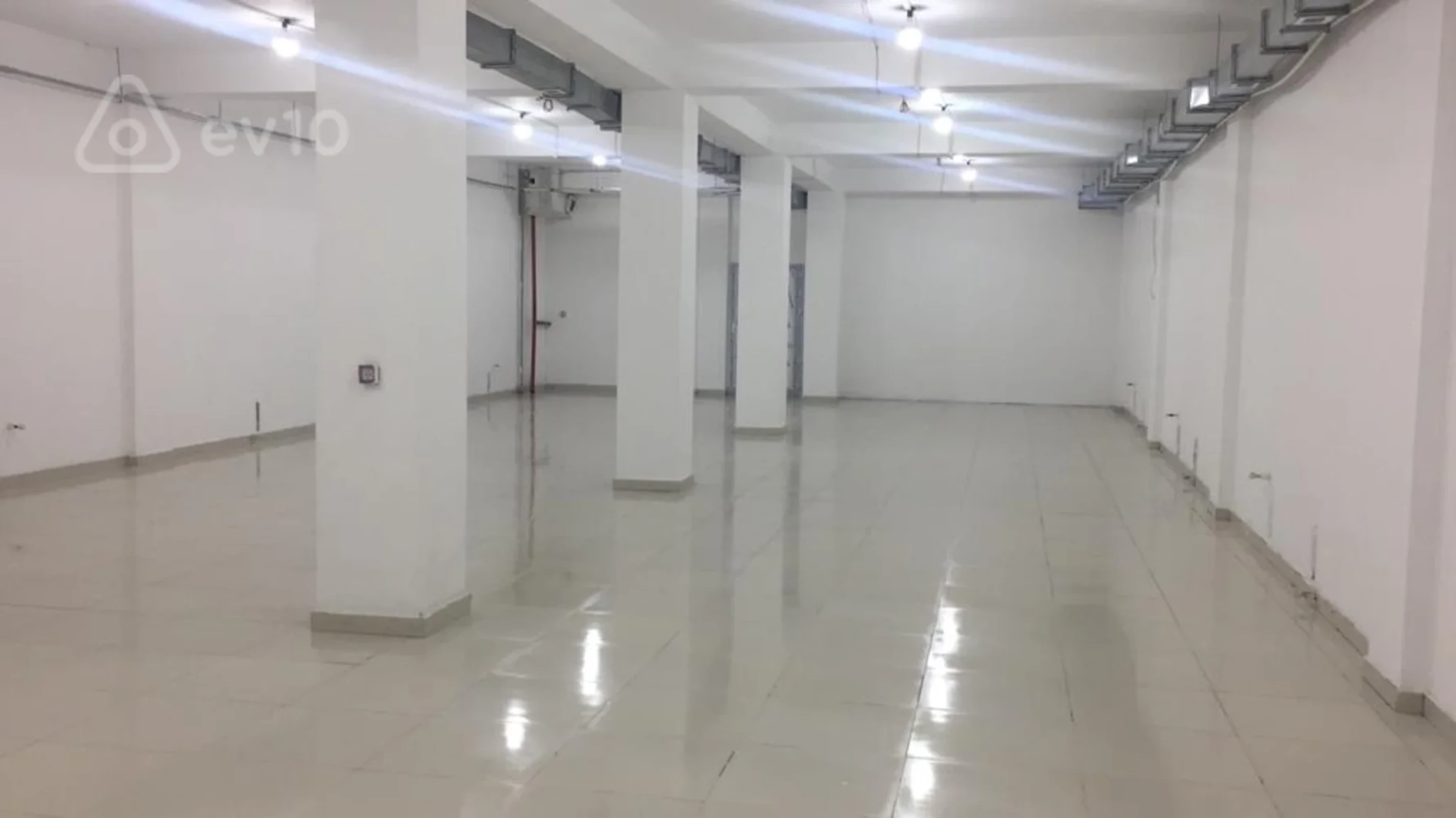 Kirayə verilir mənzil 1750 m²