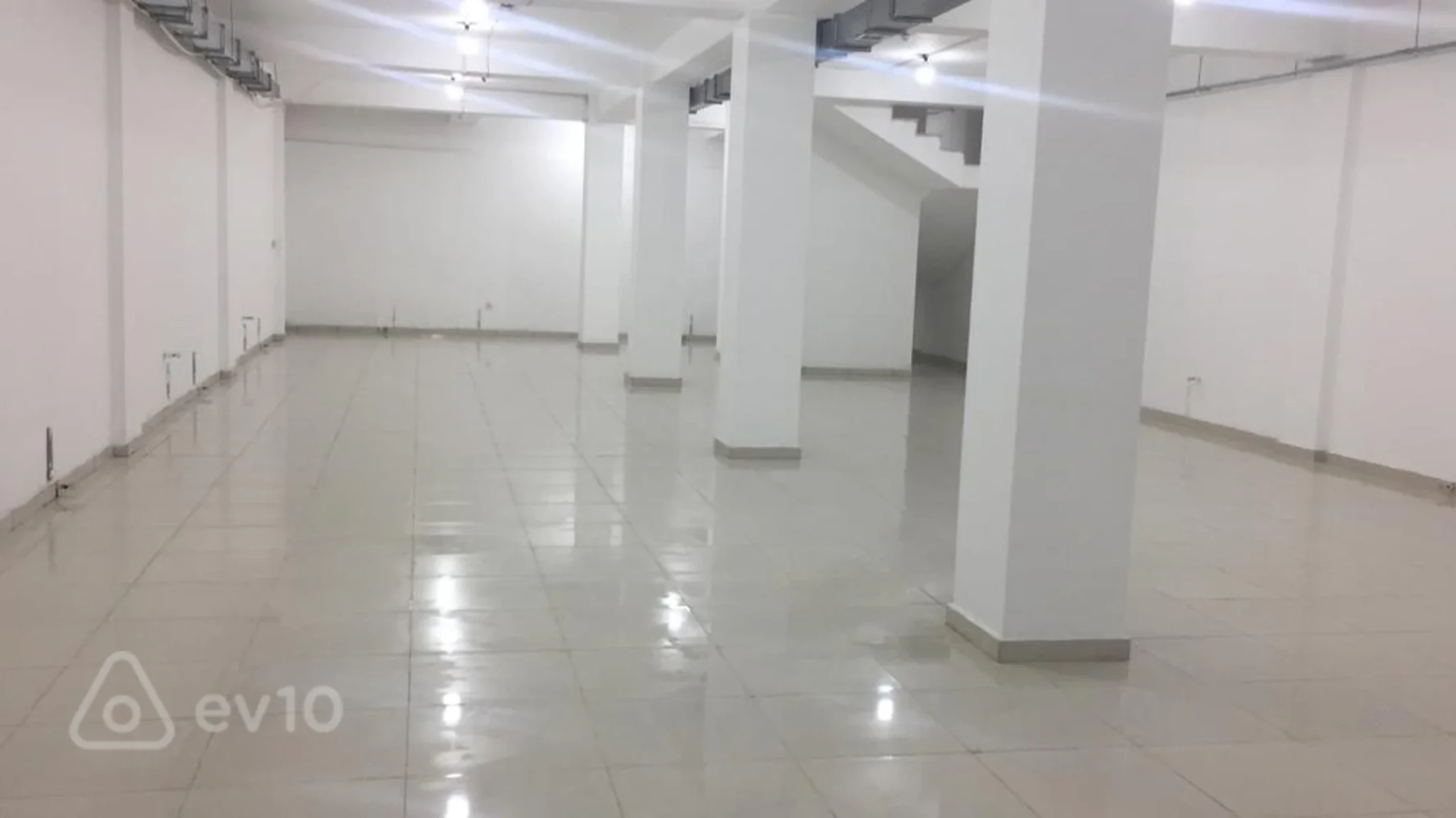 Kirayə verilir mənzil 1750 m²