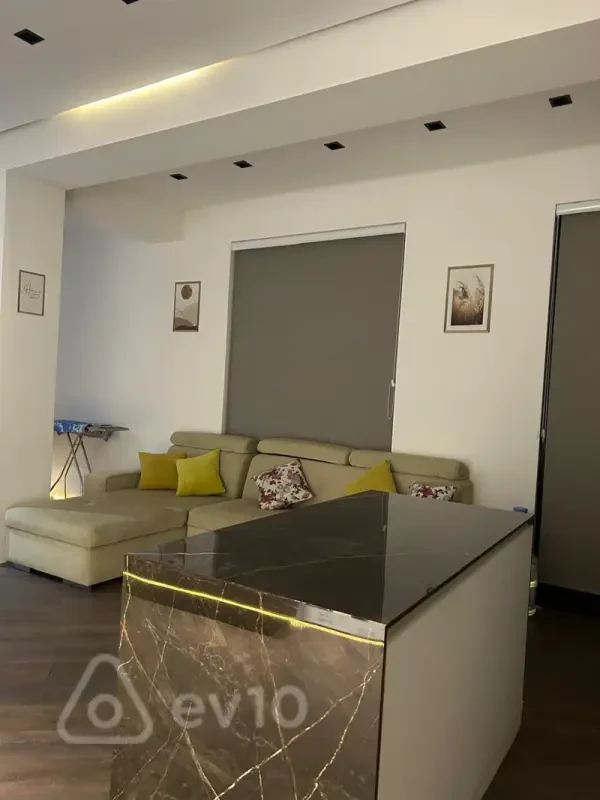 Kirayə verilir 3 otaqlı yeni tikili 100 m²