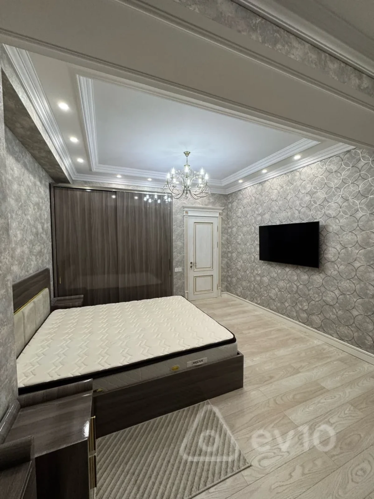 Satılır 3 otaqlı yeni tikili 140 m²