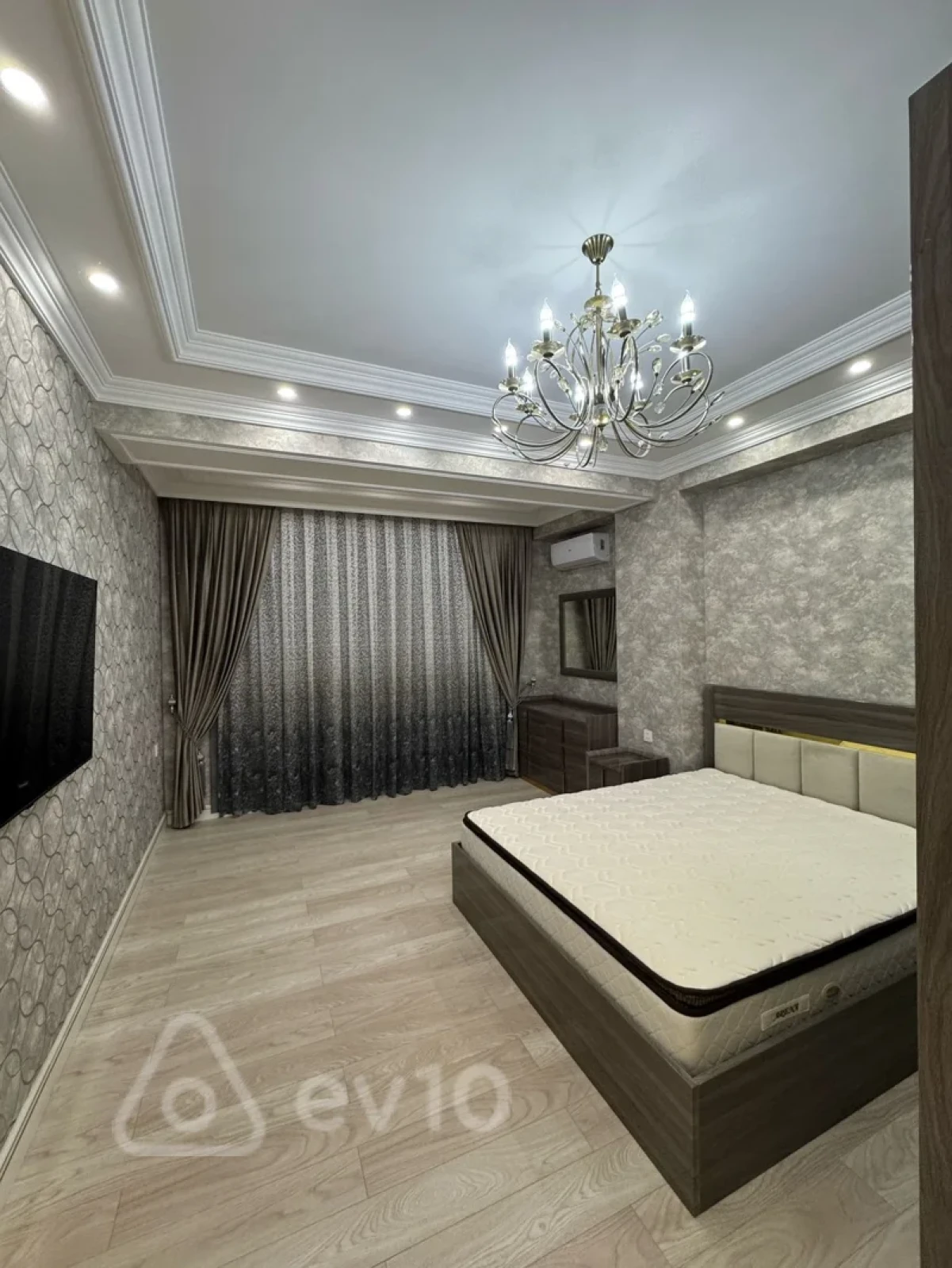 Satılır 3 otaqlı yeni tikili 140 m²