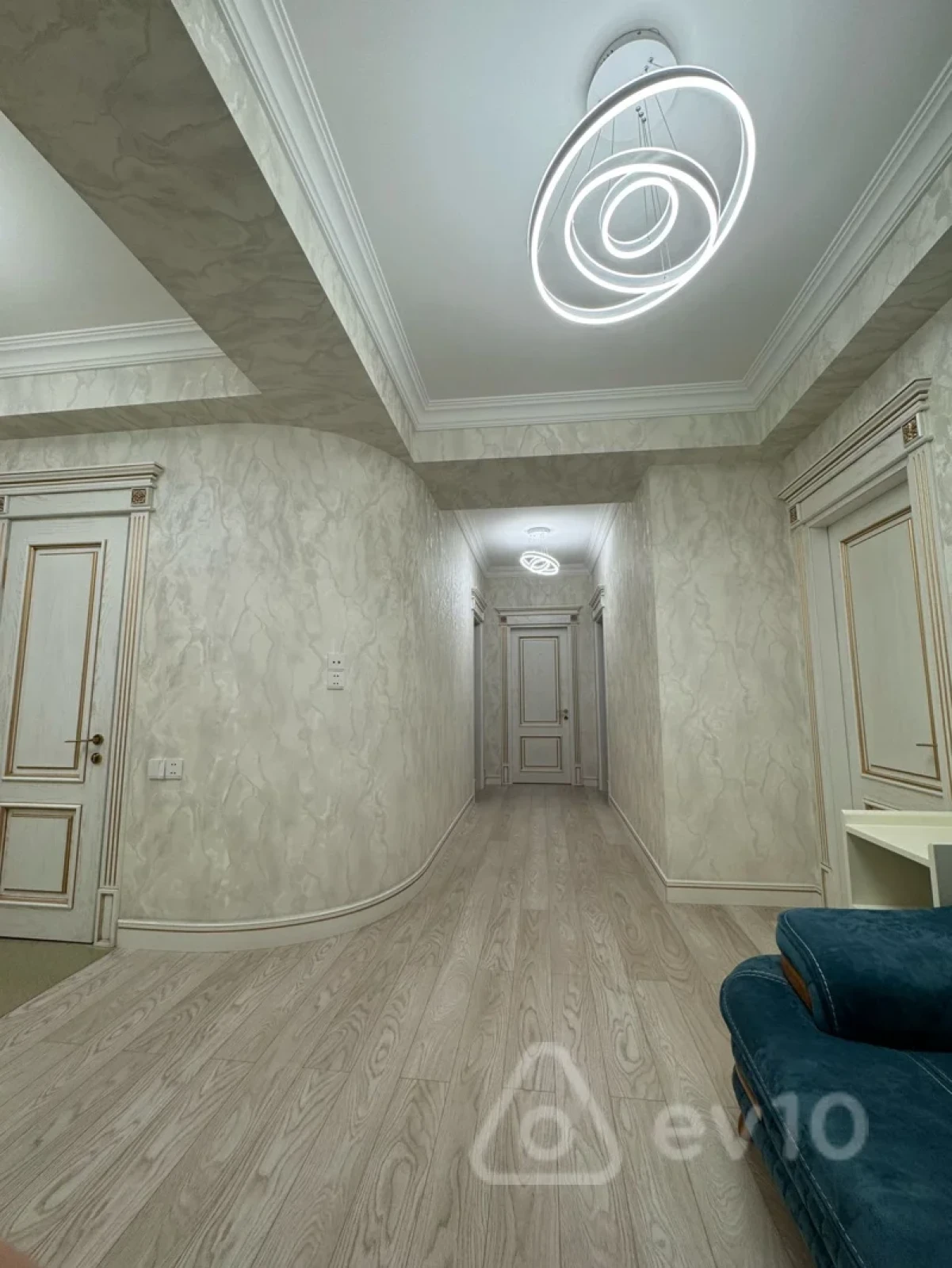 Satılır 3 otaqlı yeni tikili 140 m²