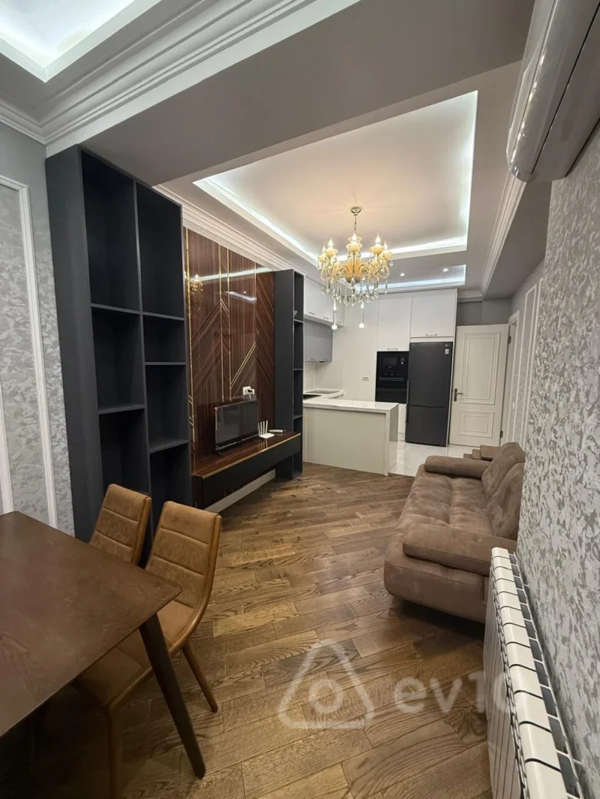 Satılır 2 otaqlı yeni tikili 60 m²