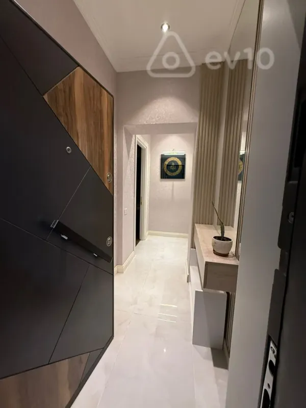 Satılır 2 otaqlı yeni tikili 60 m²