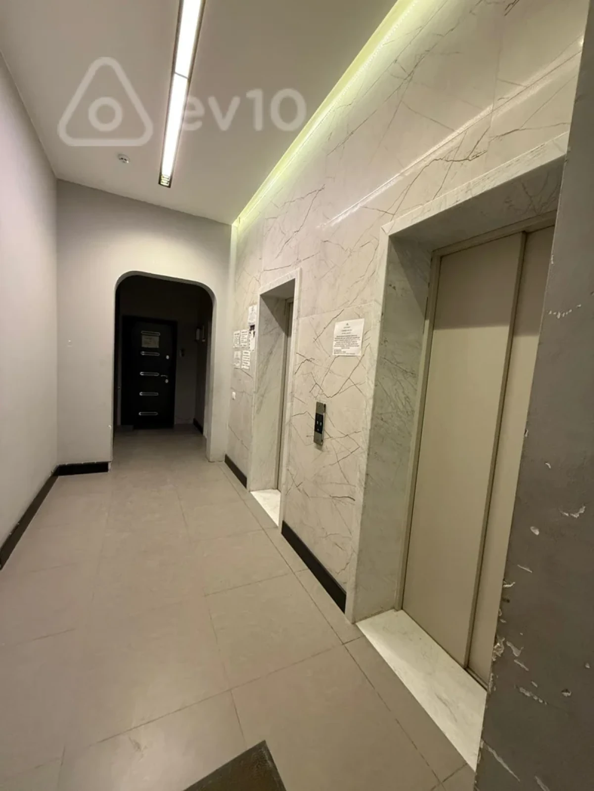 Satılır 2 otaqlı yeni tikili 60 m²