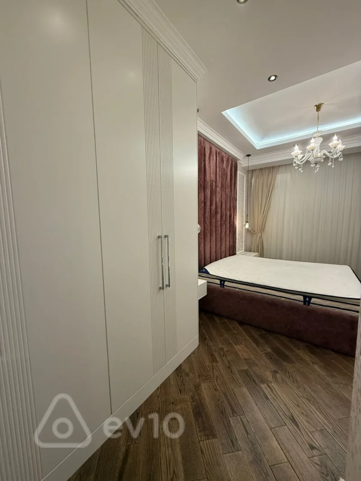 Satılır 2 otaqlı yeni tikili 60 m²