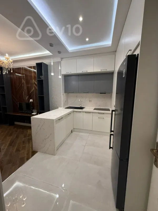 Satılır 2 otaqlı yeni tikili 60 m²