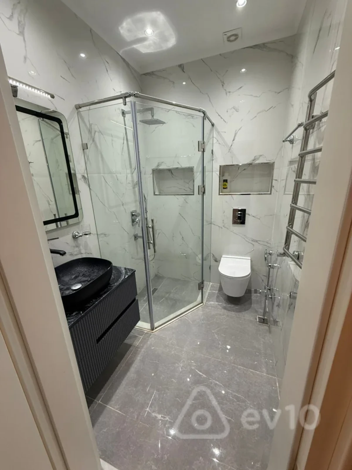 Satılır 2 otaqlı yeni tikili 60 m²