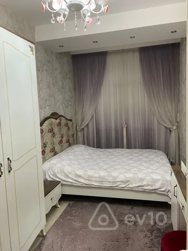 Satılır 3 otaqlı yeni tikili 90 m²