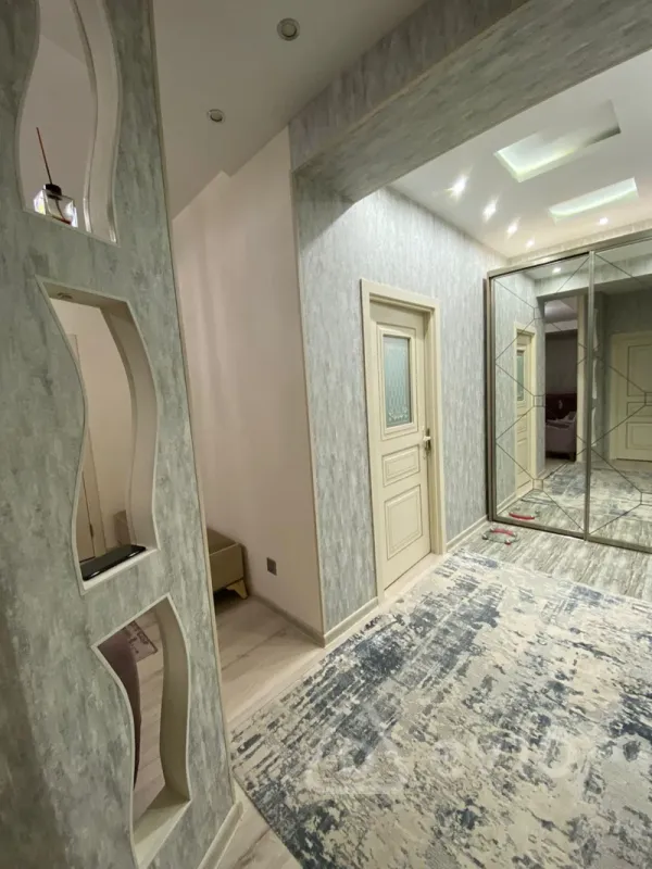Satılır 3 otaqlı yeni tikili 90 m²
