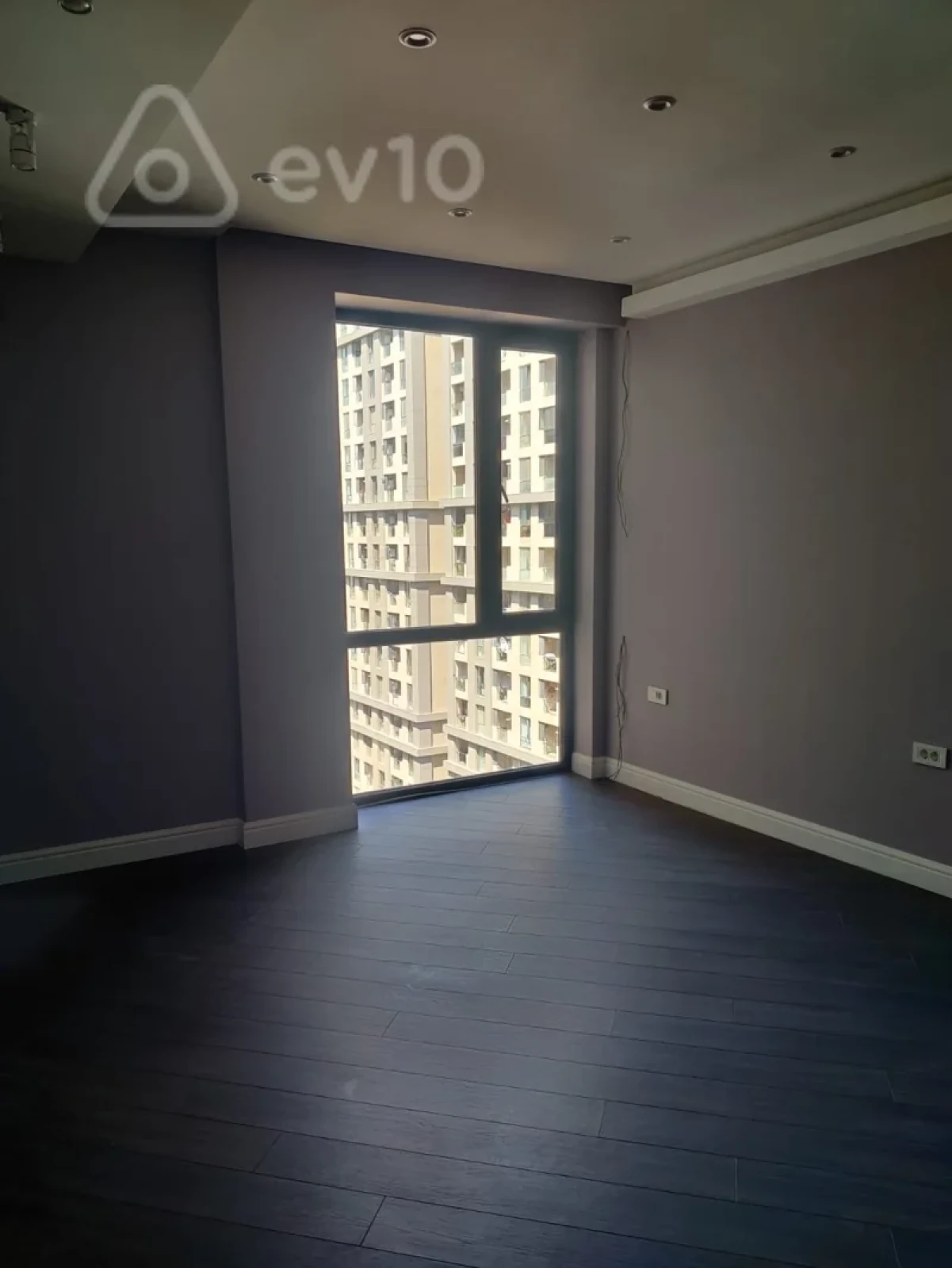 Satılır 4 otaqlı yeni tikili 140 m²