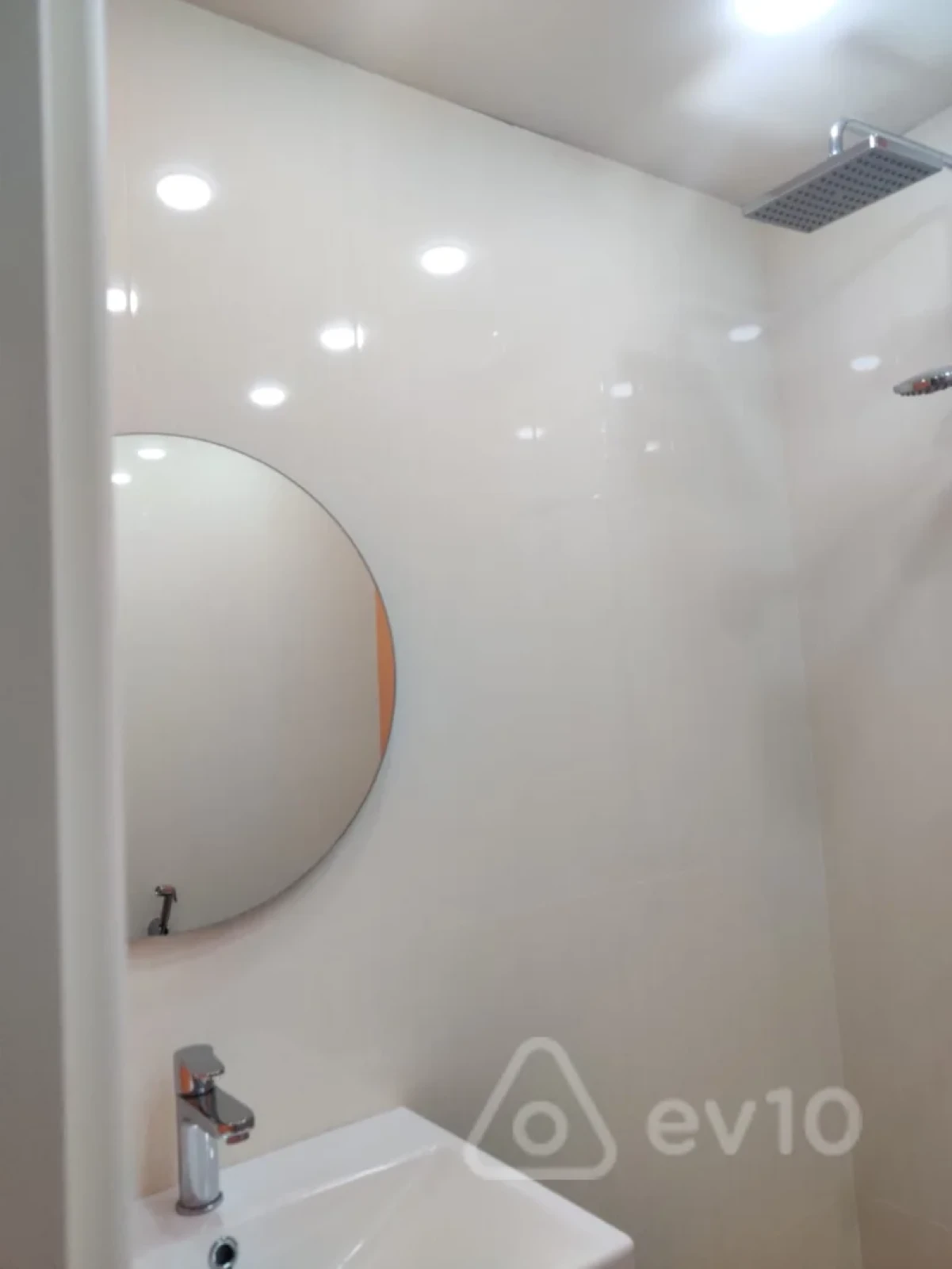 Satılır 4 otaqlı yeni tikili 140 m²