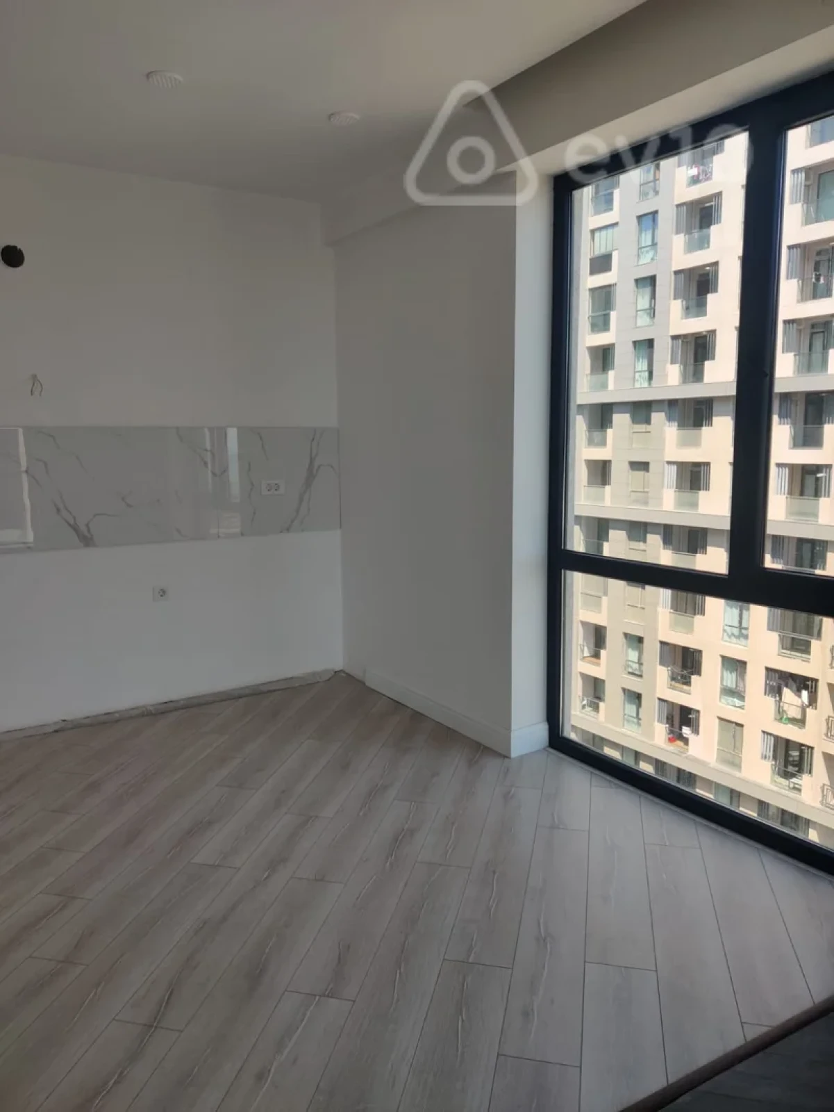 Satılır 4 otaqlı yeni tikili 140 m²