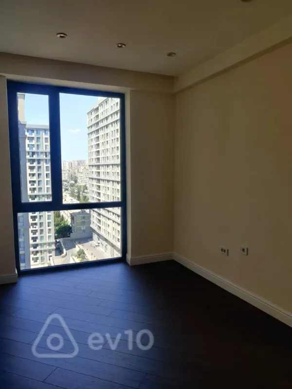 Satılır 4 otaqlı yeni tikili 140 m²