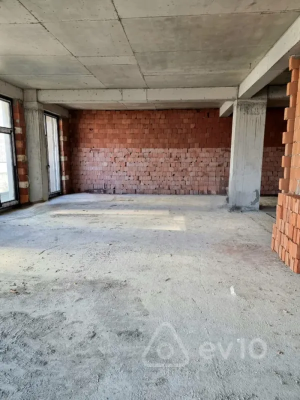 Satılır 4 otaqlı yeni tikili 200 m²