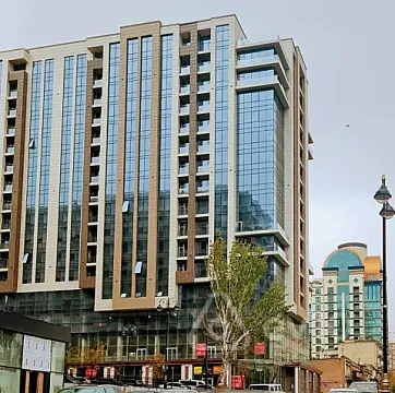 Satılır 4 otaqlı yeni tikili 200 m²