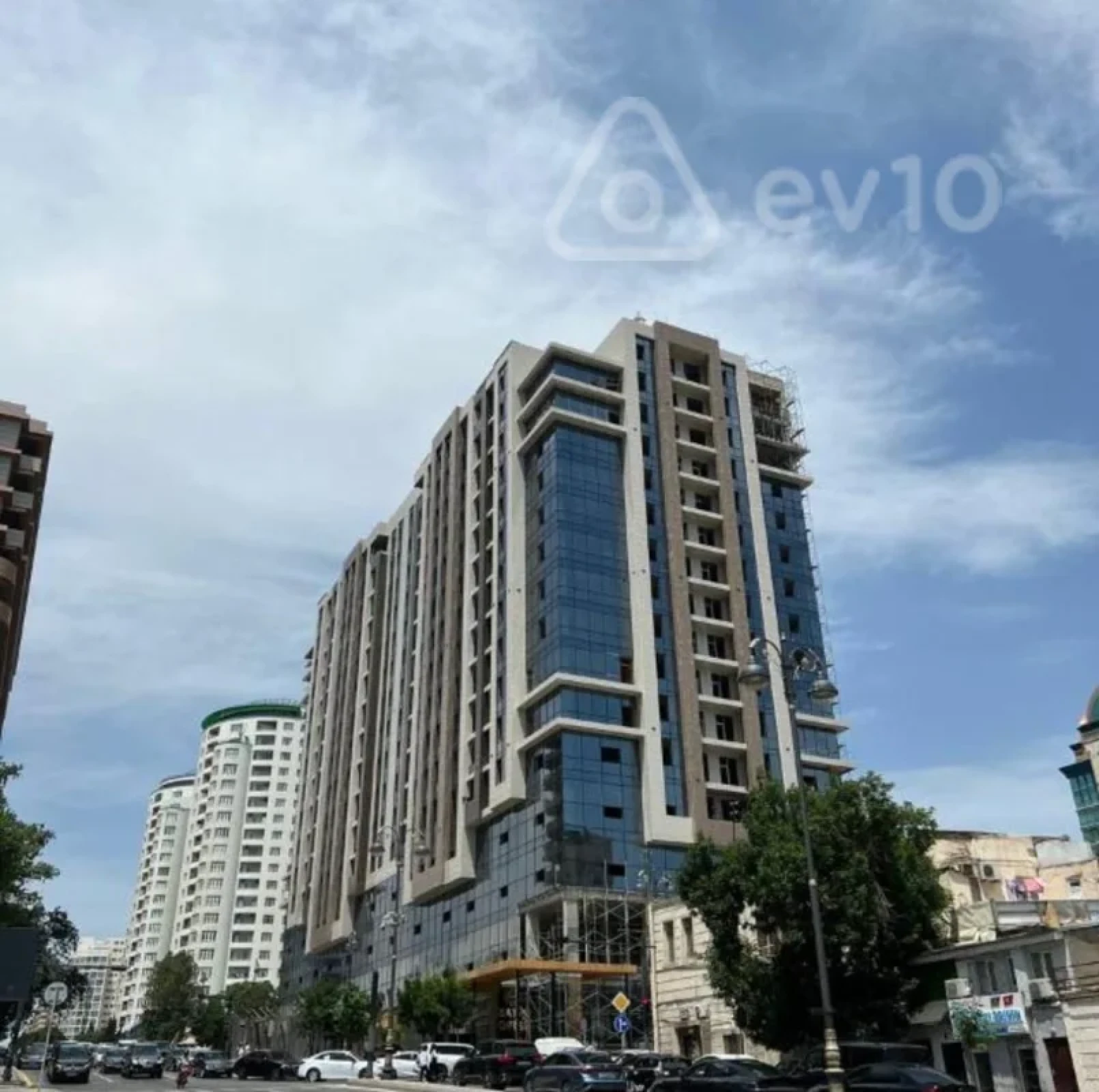 Satılır 4 otaqlı yeni tikili 200 m²