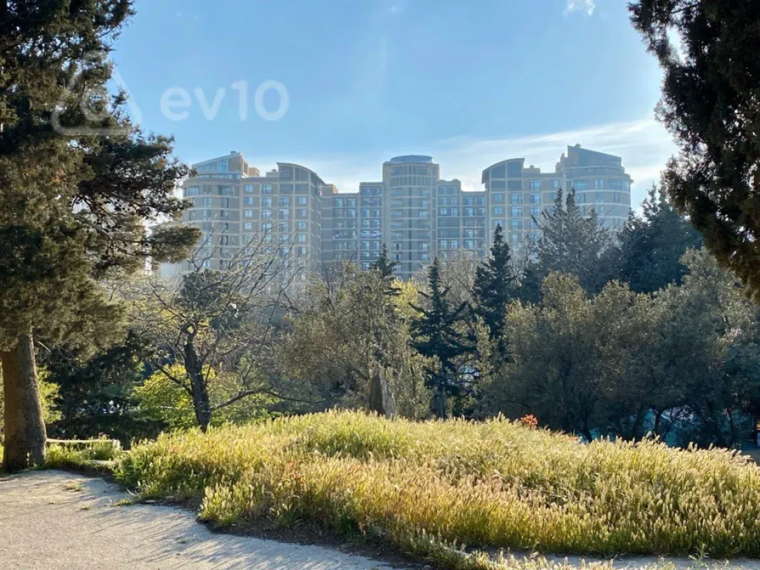 Satılır 3 otaqlı yeni tikili 145 m²