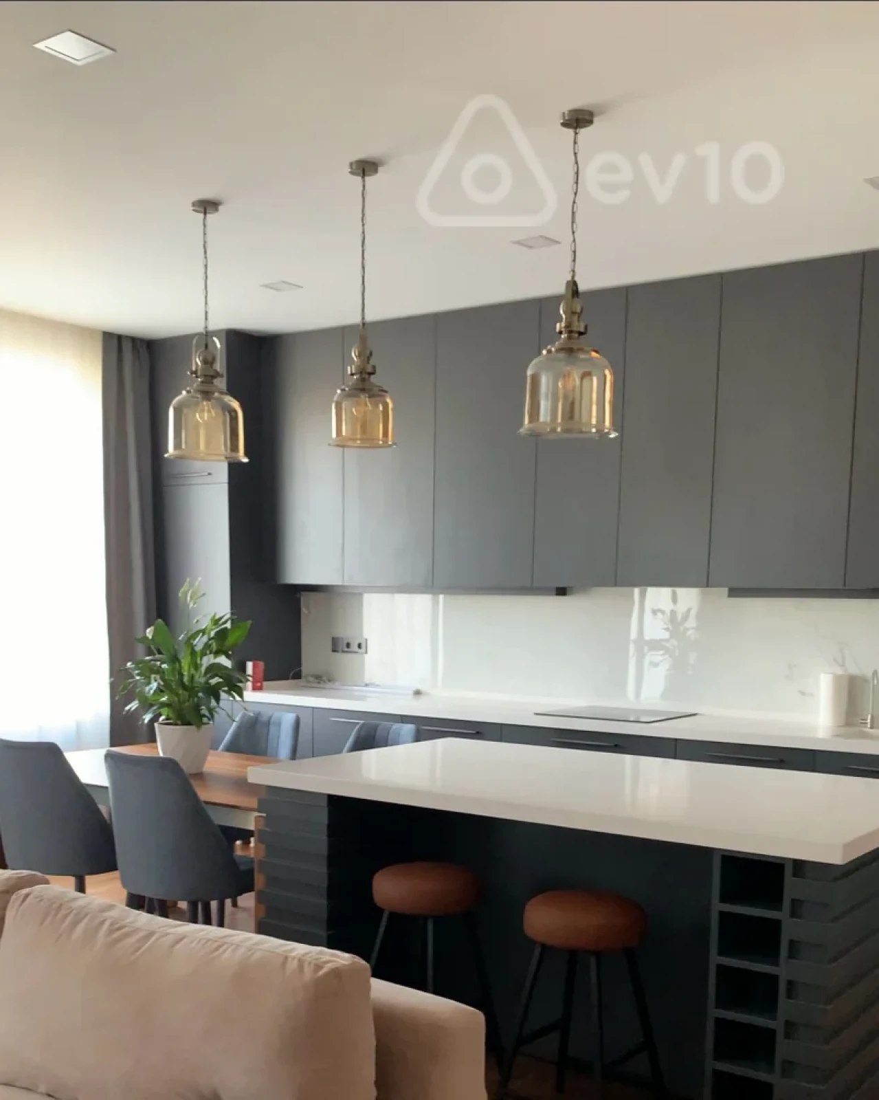 Satılır 3 otaqlı yeni tikili 145 m²