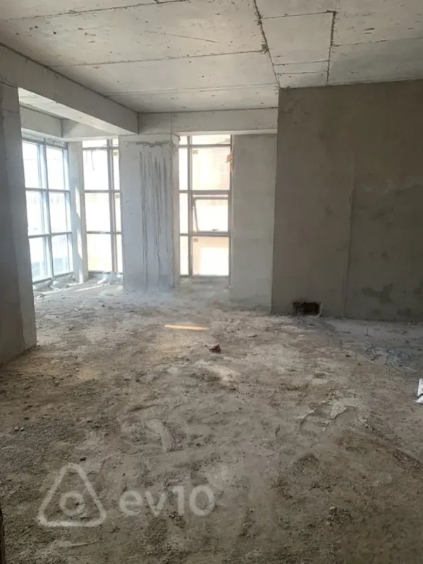 Satılır 4 otaqlı yeni tikili 180 m²