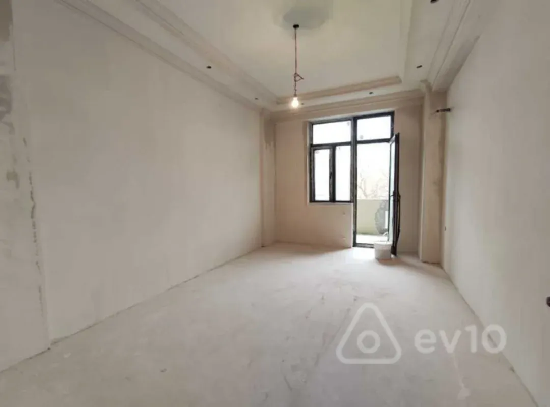 Satılır 4 otaqlı yeni tikili 180 m²