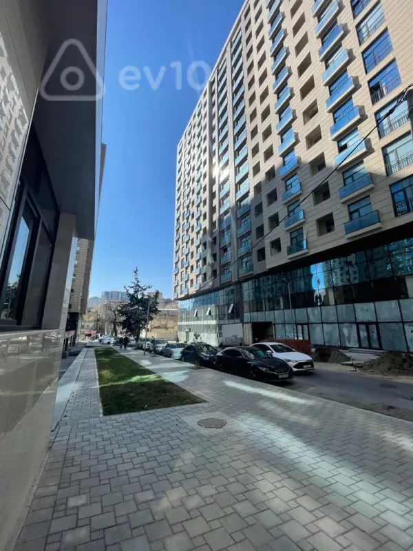 Satılır 4 otaqlı yeni tikili 196 m²