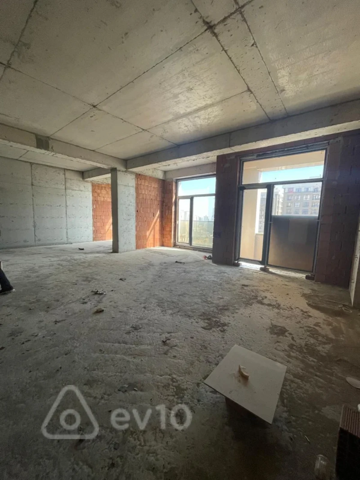 Satılır 4 otaqlı yeni tikili 196 m²