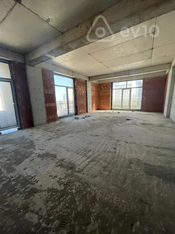 Satılır 4 otaqlı yeni tikili 196 m²