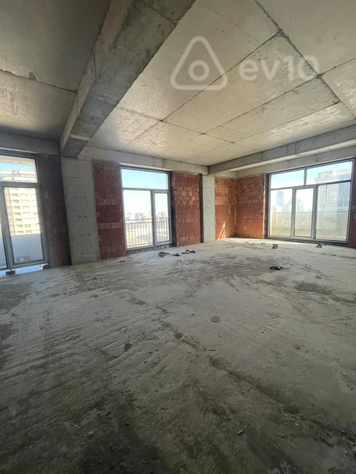 Satılır 4 otaqlı yeni tikili 196 m²