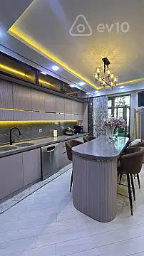 Satılır 3 otaqlı yeni tikili 160 m²