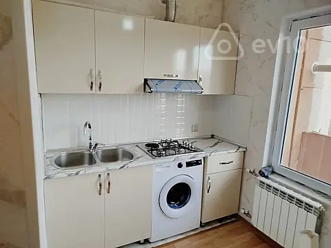 Kirayə verilir 1 otaqlı köhnə tikili 45 m²