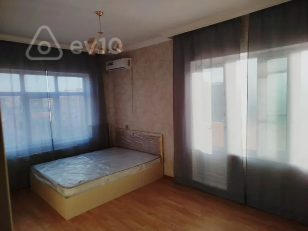 Kirayə verilir 1 otaqlı köhnə tikili 45 m²