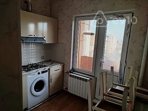 Kirayə verilir 1 otaqlı köhnə tikili 45 m²