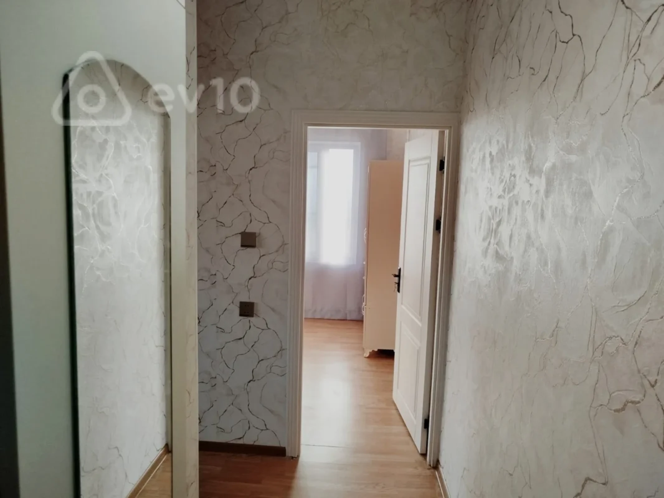Kirayə verilir 1 otaqlı köhnə tikili 45 m²